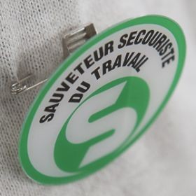 Badge SST avec épingle