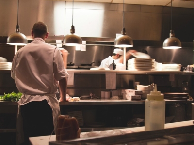 Quelle trousse de secours prévoir dans une cuisine professionnelle ou cantine co